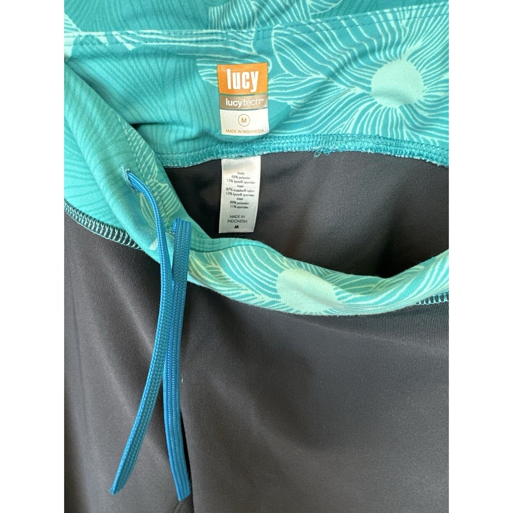 Lucy Size M Womens Black Blue Capri Pants Zip Pocket Drawstring Athletic Floral - Picture 4 of 6